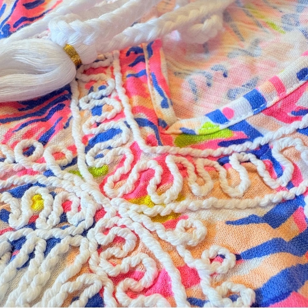 New Lilly Pulitzer Holly Top in Shell of a Time | Size S | Summer Vacation
Beach - Picture 4 of 7
